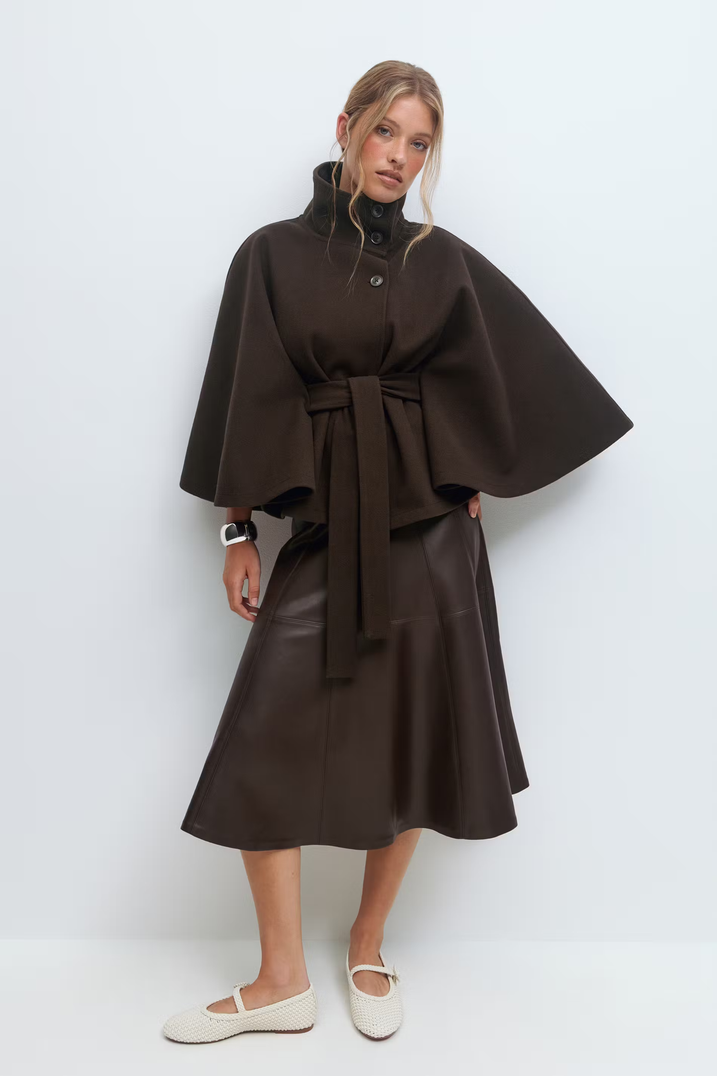 Loreza™ | Cappotto Elegante con Cintura & Collo Alto