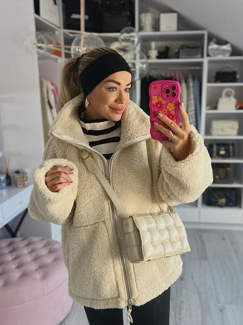 Alessia™ | Cappotto Teddy Morbido con Collo Alto